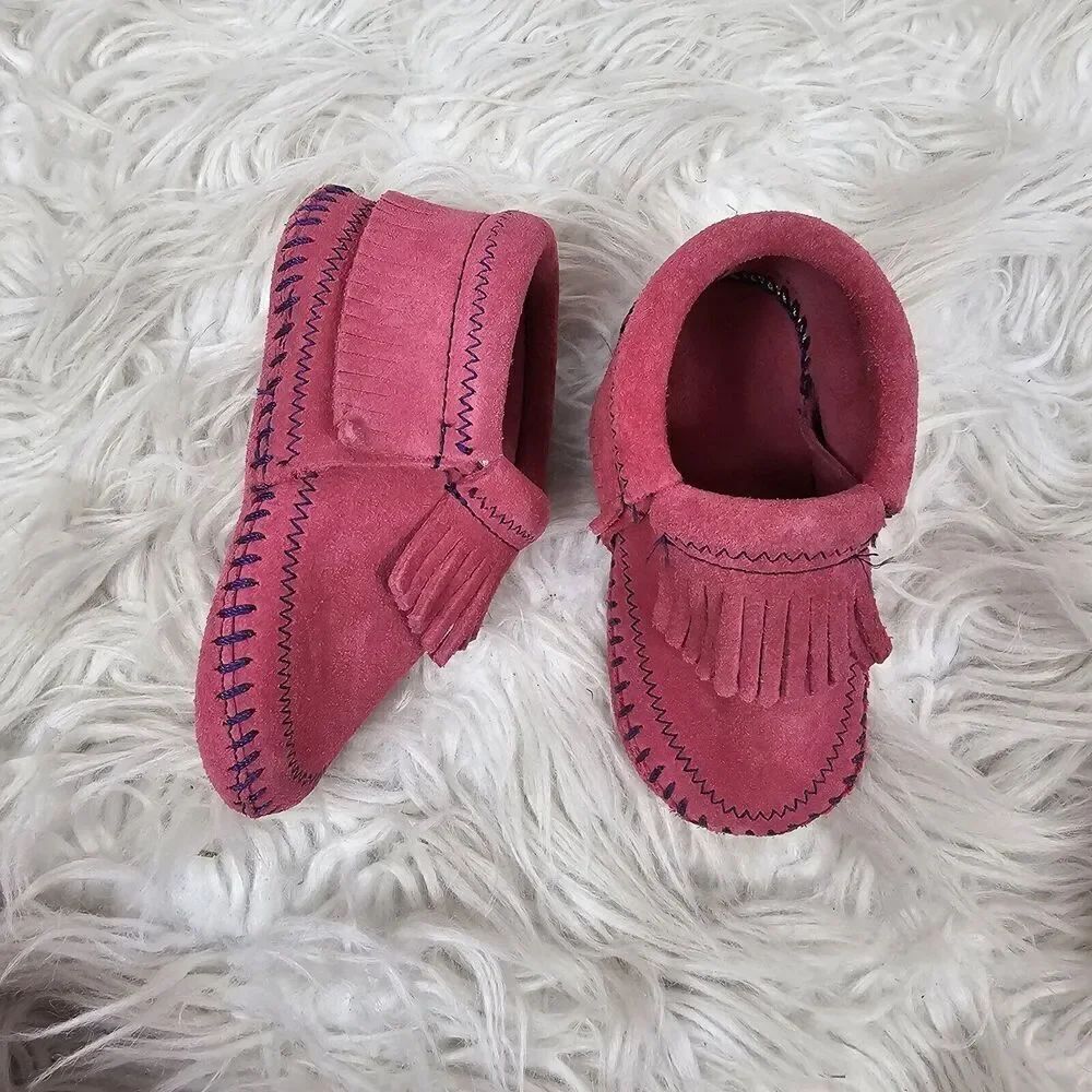 Minnetonka 4 Toddler Boots Hot pink Moccasins Fringe Slip On Soft Sole Booties
